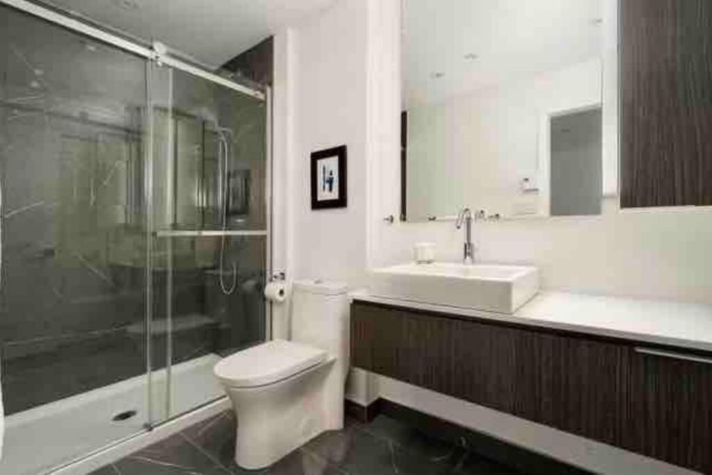 Mind Blowing City View - 2 Beds - Pool & Spa - Downtown モントリオール エクステリア 写真