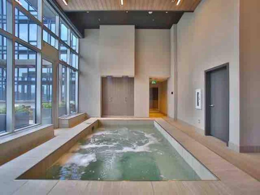 Mind Blowing City View - 2 Beds - Pool & Spa - Downtown モントリオール エクステリア 写真